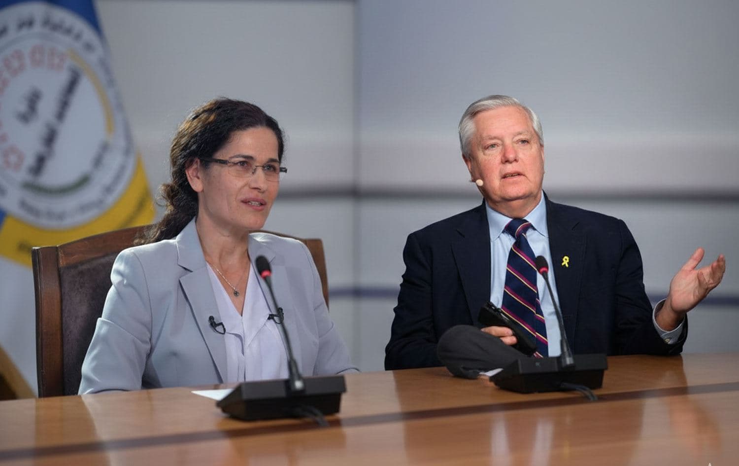 Rojava Özerk Yönetimi Dış İlişkiler Dairesi Eş Başkanı İlham Ahmed ve ABD’li Senatör Lindsey Graham