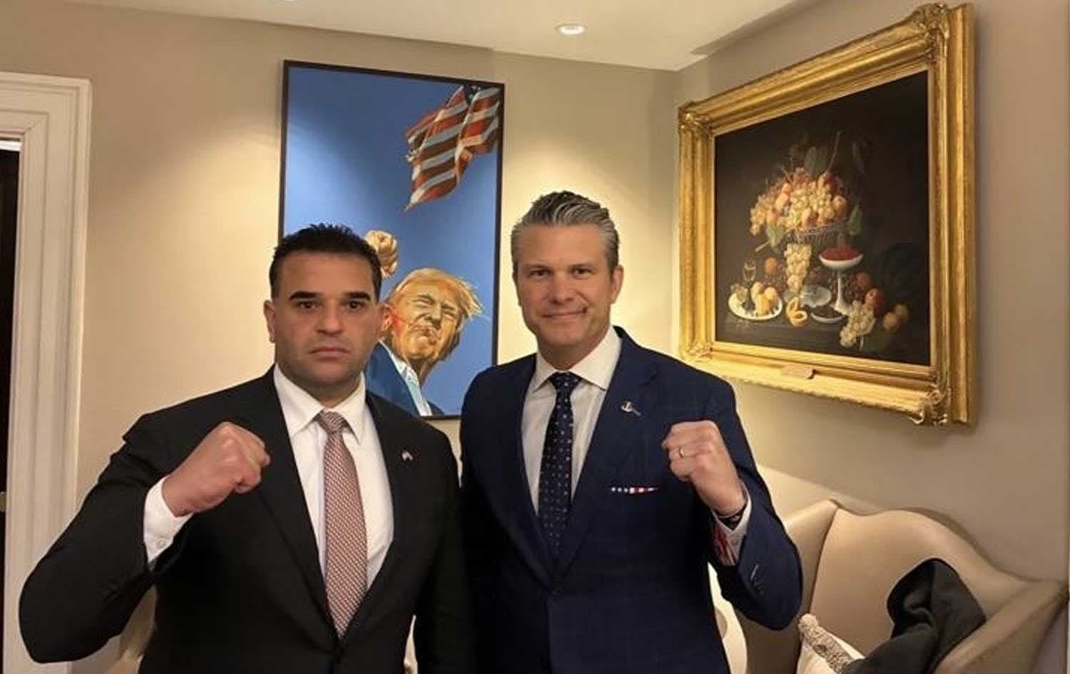 Mark Savaya û Pete Hegseth\ Wêne: Mark Savaya X