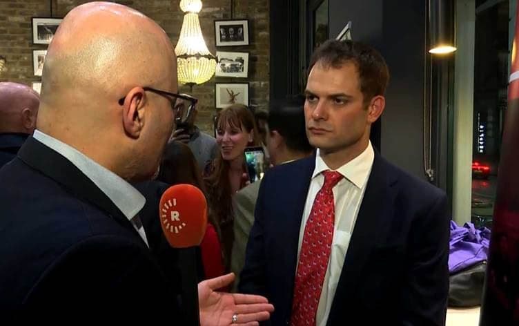 Hamish Falconer û Zinar Şîno\ Wêne û Vîdeo: Rûdaw