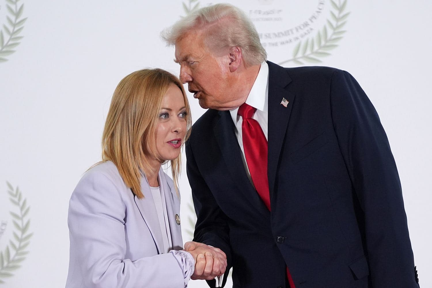  İtalya Başbakanı Giorgia Meloni ve ABD Başkanı Donald Trump