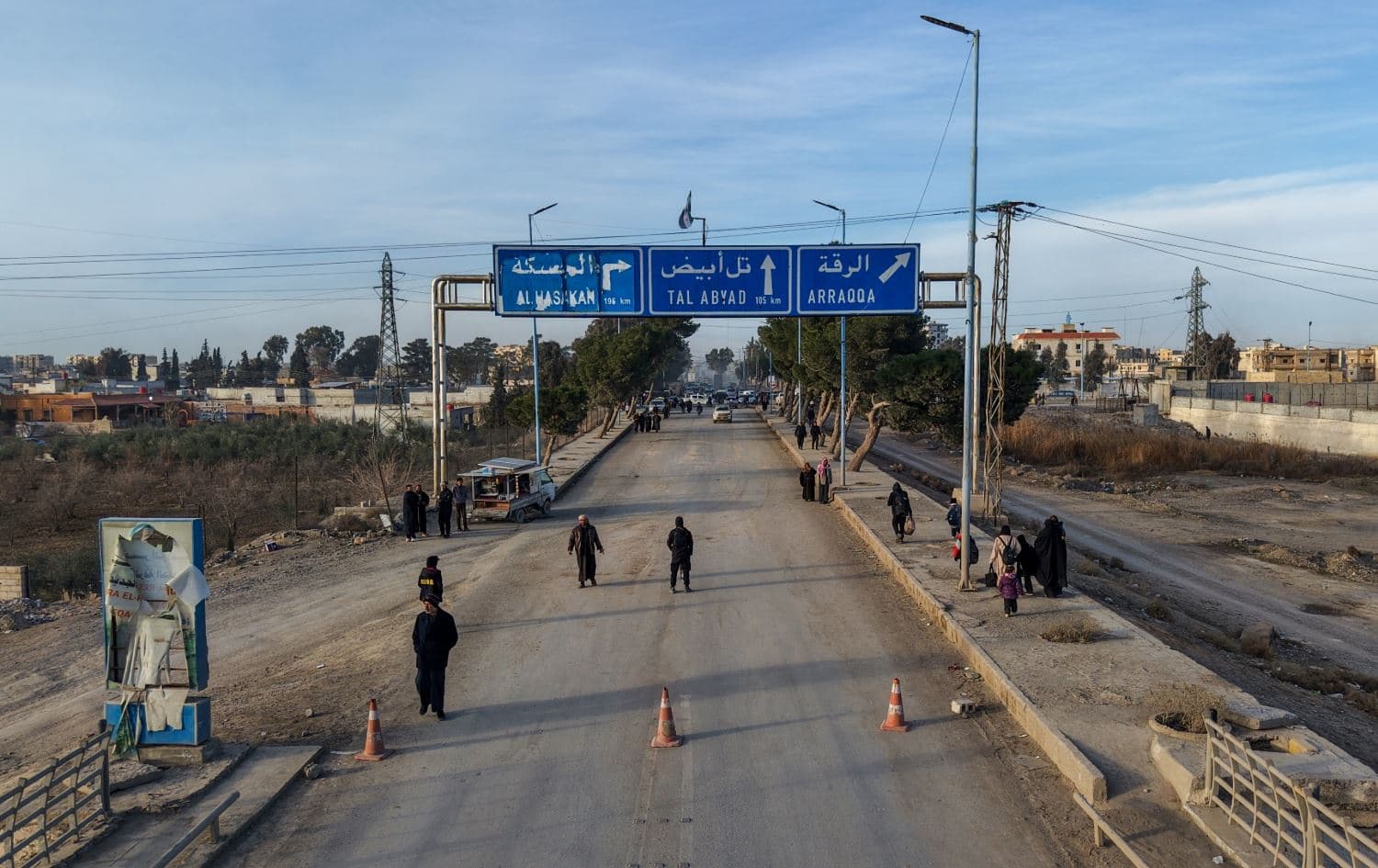 دیمەنێکی گرژییەکانی سووریا، رێگەی چوون بۆ حەسەکە و رەققە. وێنە: AFP