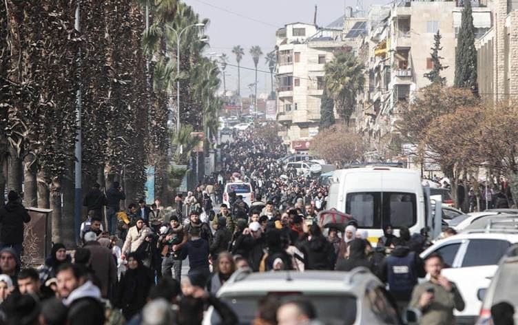 Son bir ayda Halep'in Şeyh Maksud ve Eşrefiye mahallesinden insanların yerinden edilen insanlar