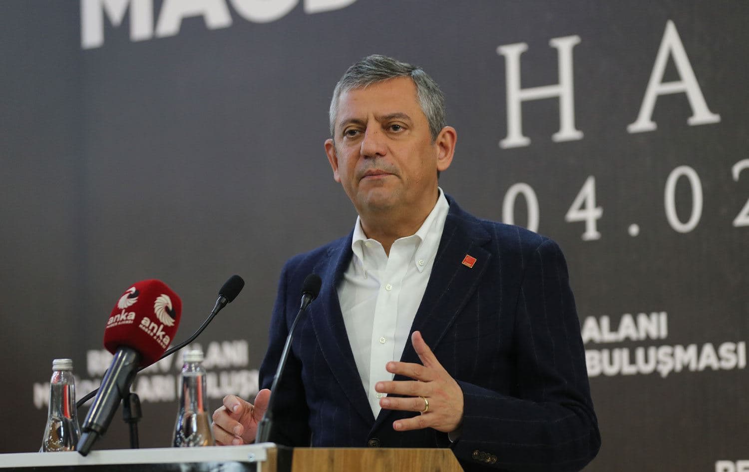ئۆزگور ئۆزەل، سەرۆکی پارتی گەلی کۆماری (CHP)