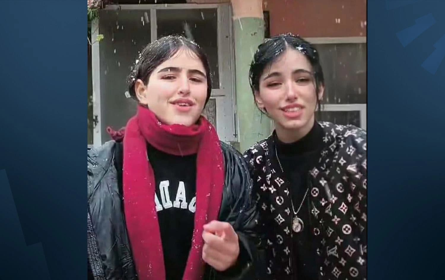 وێنەی دوو کچەکە