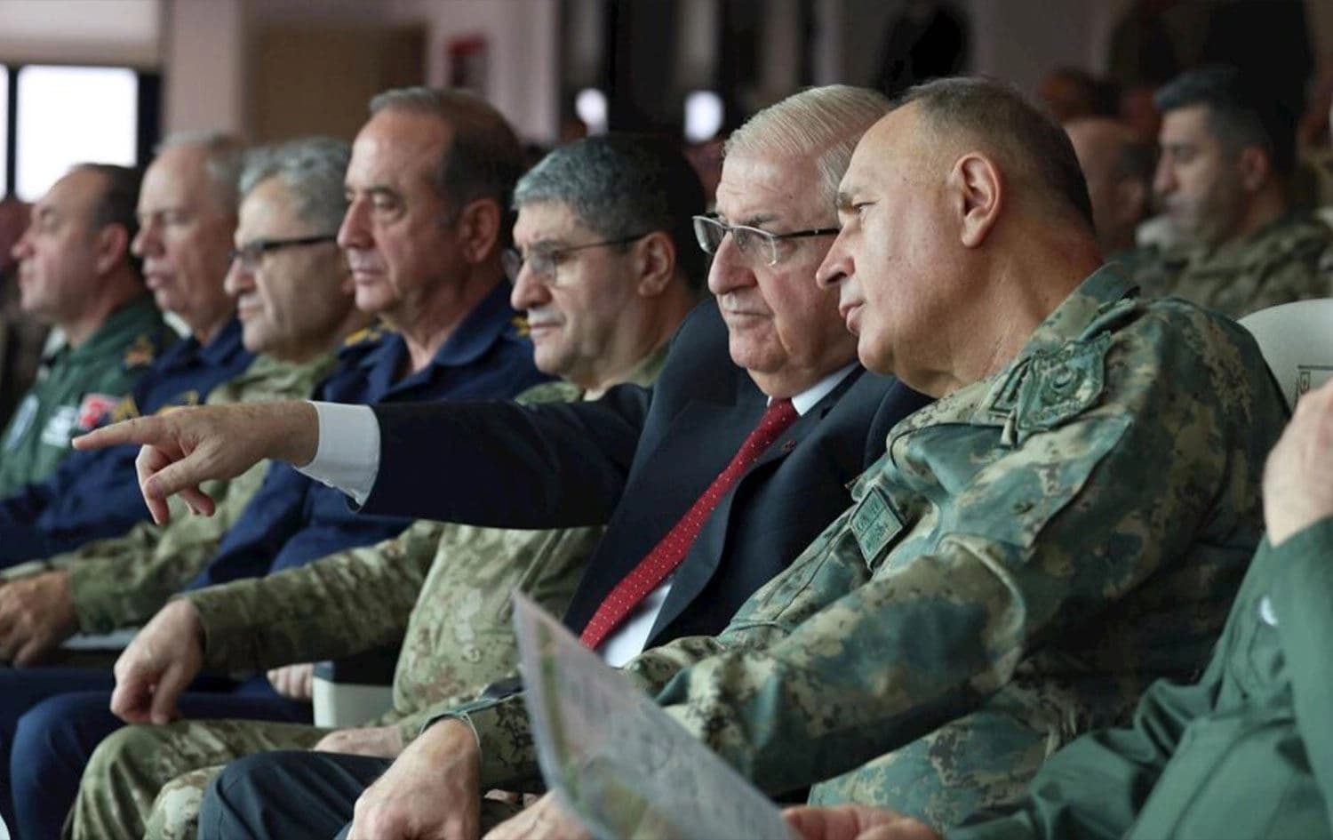 Yaşar Guler û hinek fermandarên Artêşa Tirkiyeyê / Wêne: Wezîrê Parastinê yê Tirkiyeyê