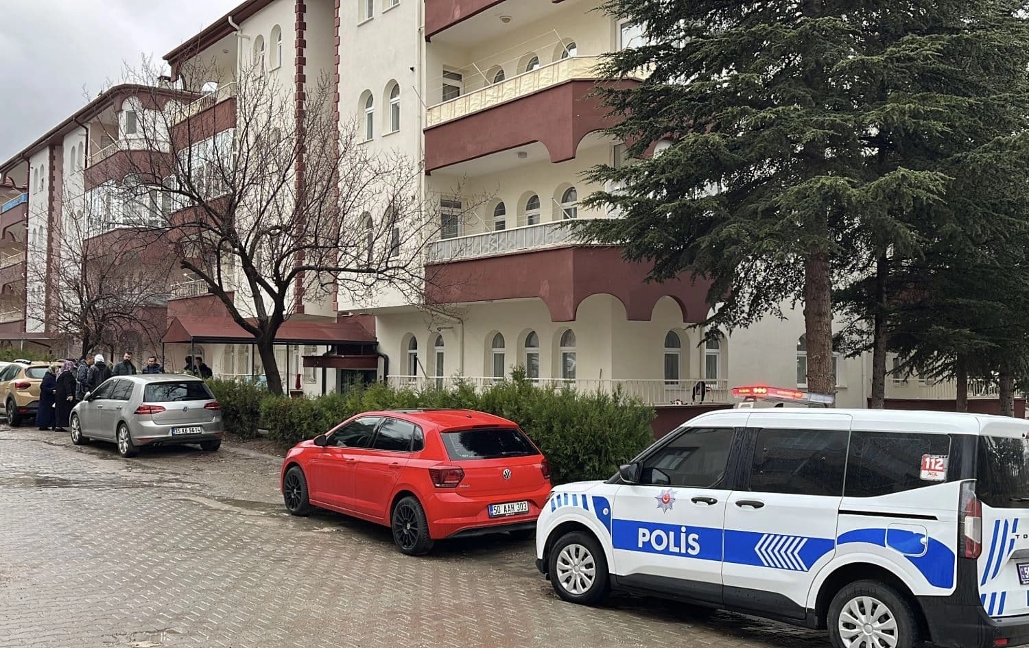 Nevşehir'de boşanma aşamasındaki eşini bıçakla yaralayıp kaçan şüpheli koca, Niğde'de geçirdiği trafik kazasında öldü. / Foto: AA