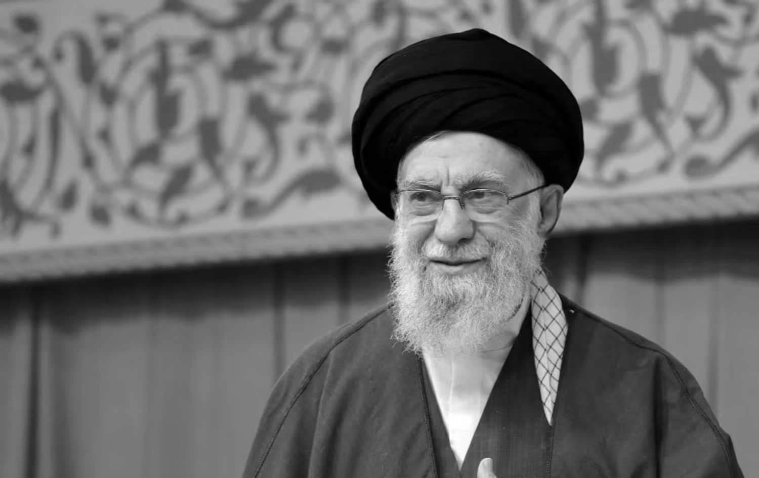 وێنەیەکی عەلی خامنەیی