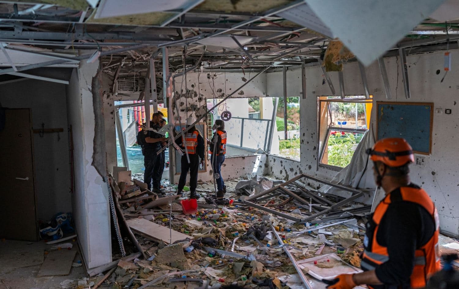 زیانەکانی تەلئەڤیڤ لەدوای هێرشێکی ئێران. وێنە: AFP
