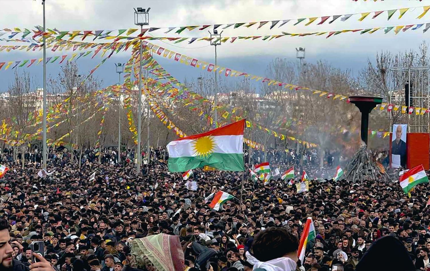Tens of thousands of people at Newroz celebration in Diyarbakir (Amed) - Photo Rudaw)