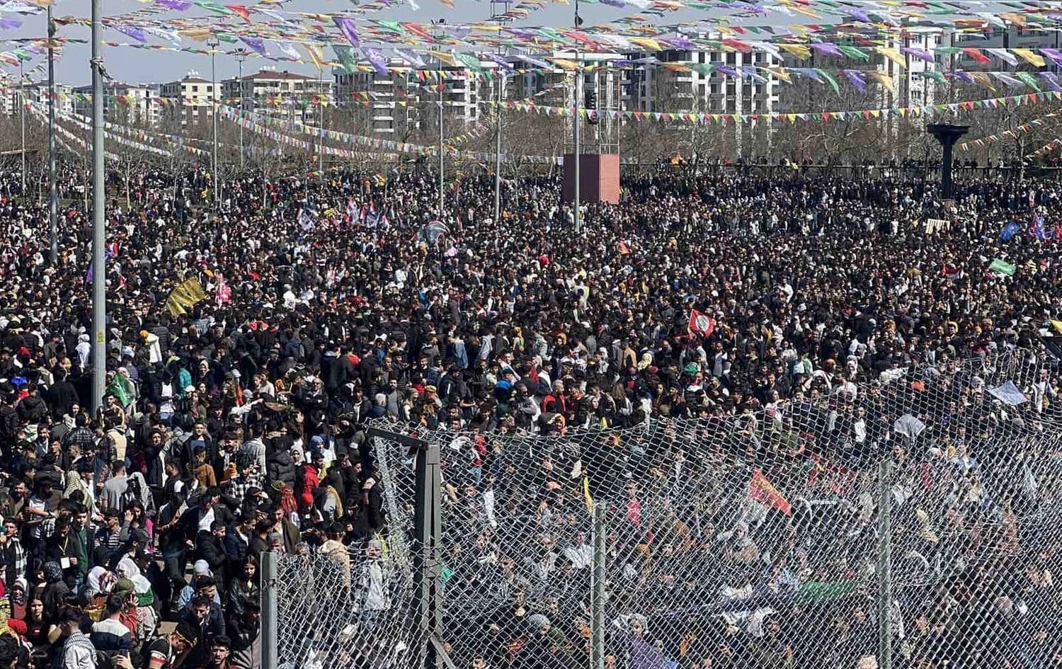 دیمەنێک لە بەڕێوەچوونی ئاهەنگی نەورۆز لە ئامەد