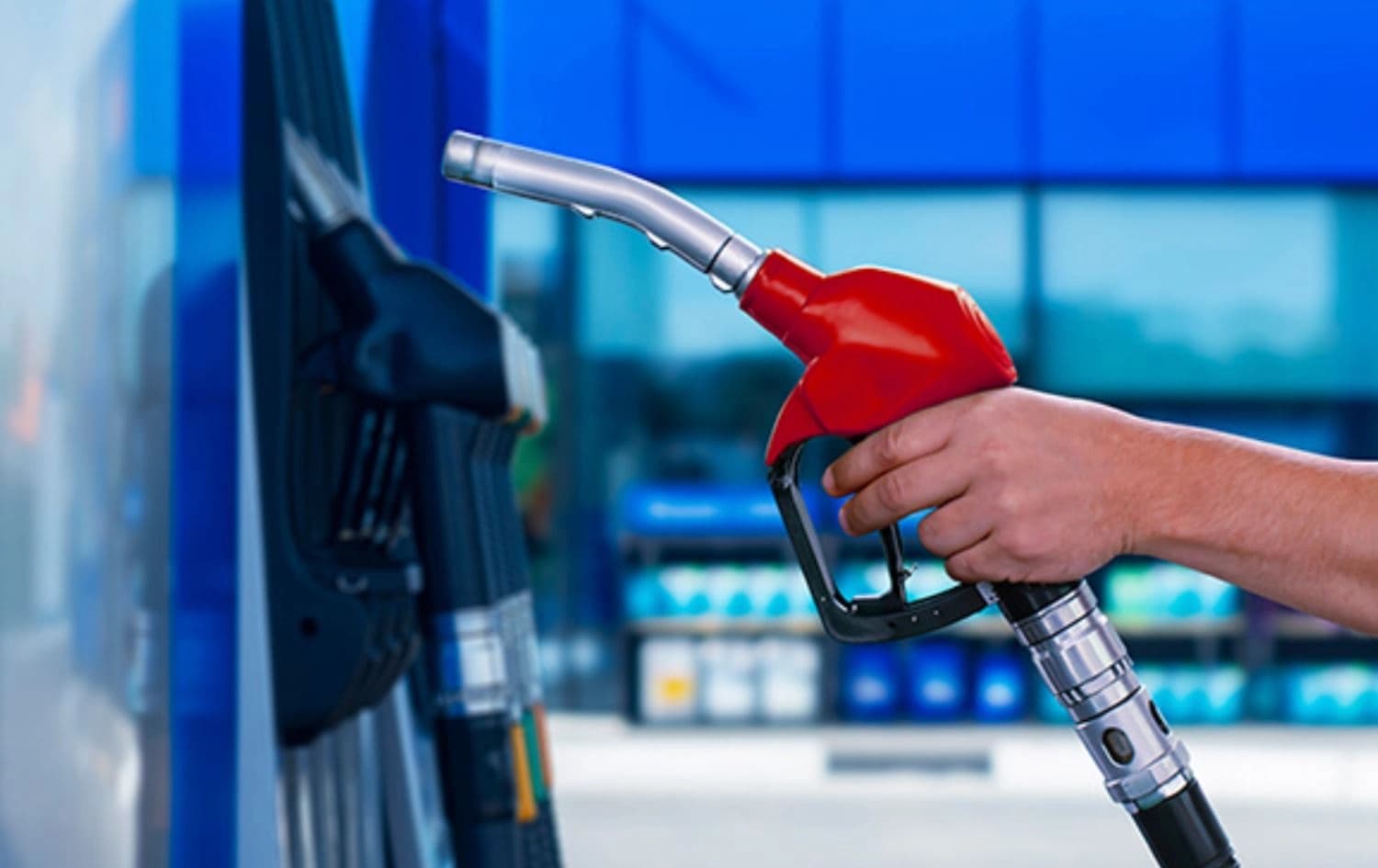 Petrol fiyatlarının artışı ve düşüşü nedeniyle Türkiye'de akaryakıta çoğunlukla zam yapılıyor. Bazen de indirim gerçekleşiyor / Fotoğraf: X 