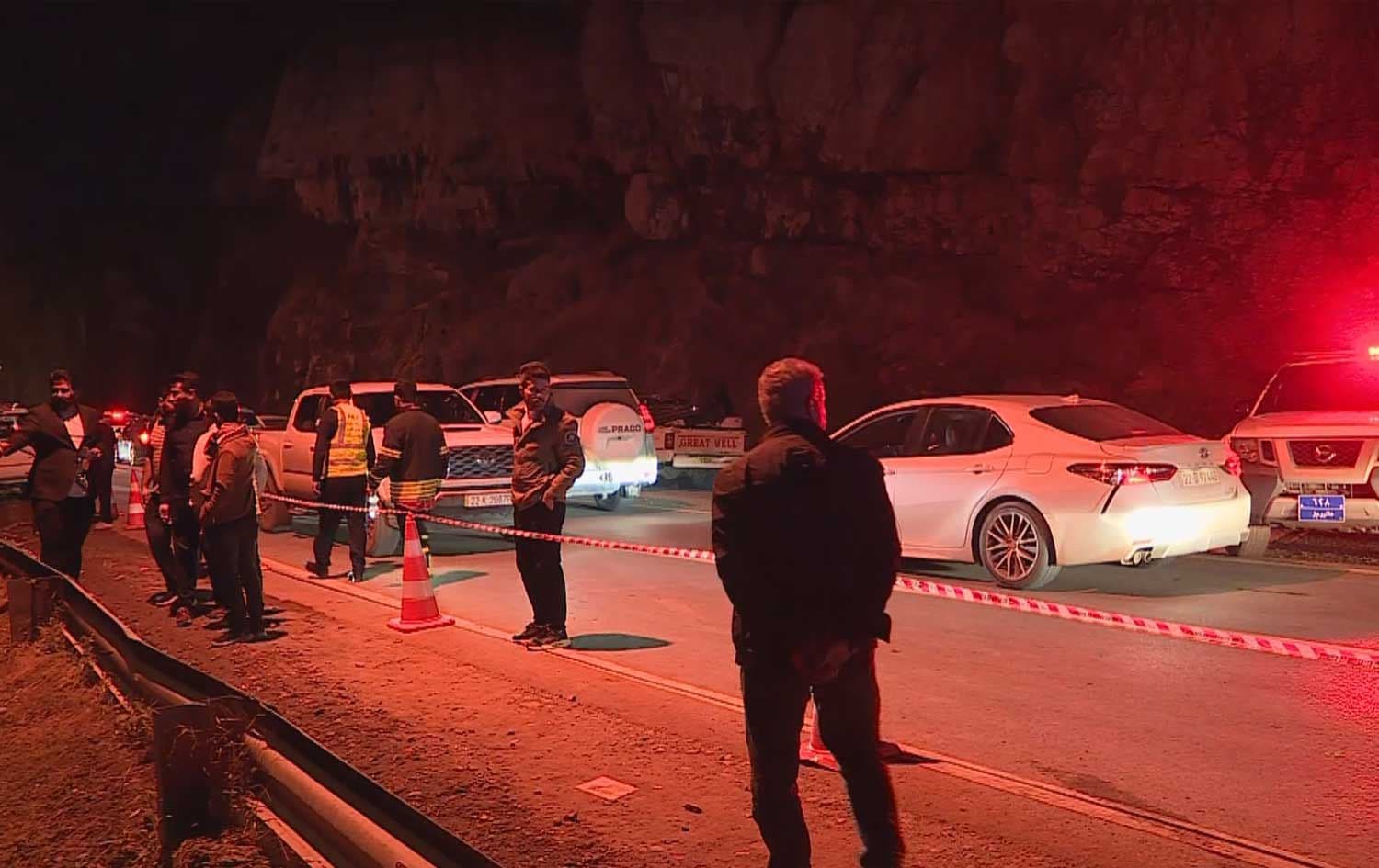 Search teams and local residents gather at the scene where three children went missing after a vehicle plunged into the river in Gali Ali Beg, Erbil's Soran administration, on May 1, 2026. Photo: Screengrab/Rudaw