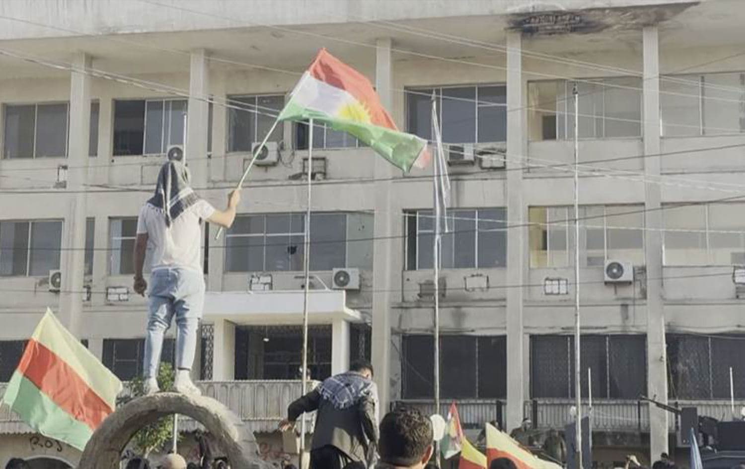 Haseke’de Kürtçe tabela protestoları sürüyor