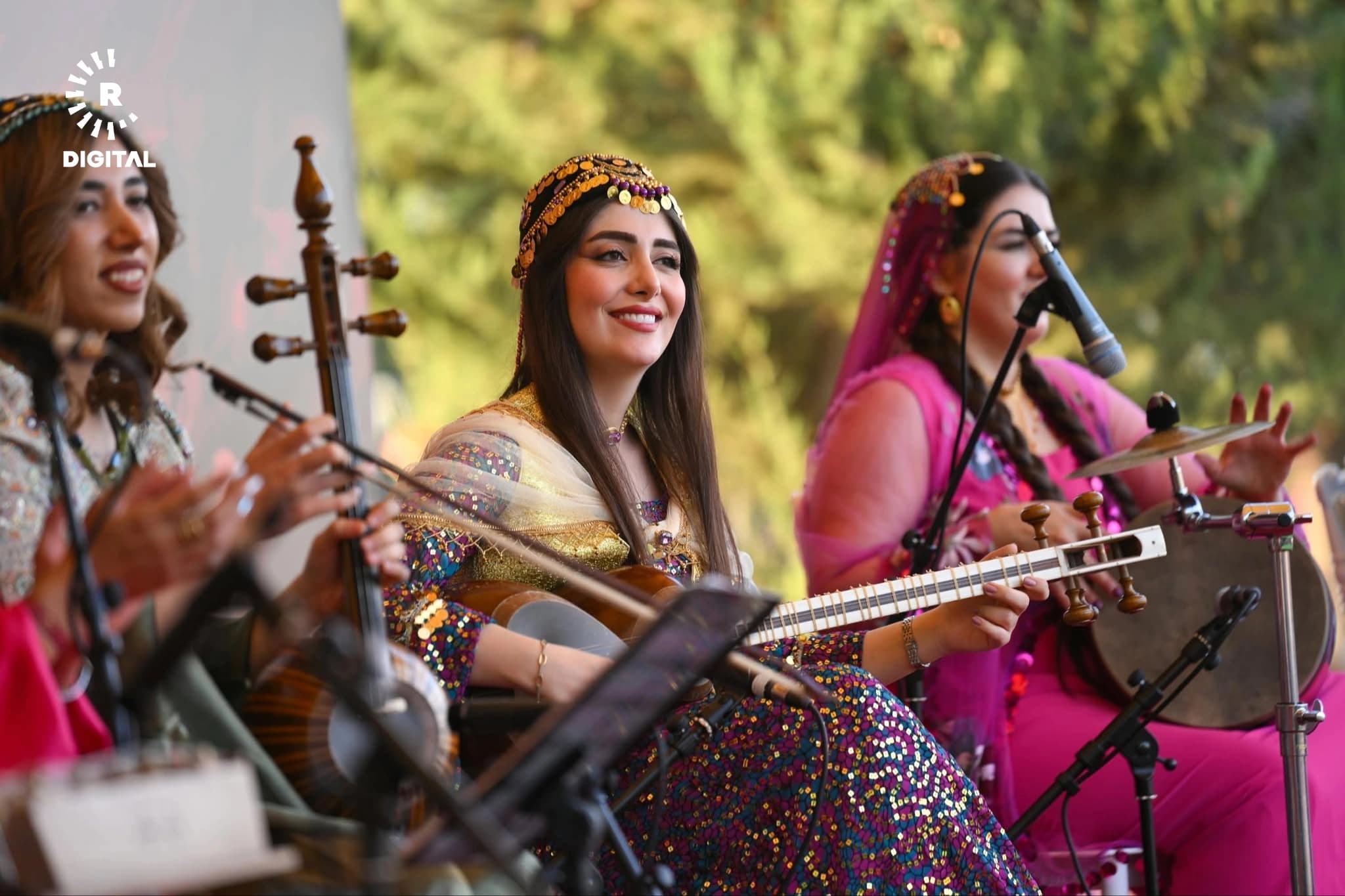 وێنە؛ گرووپی میوزیکی کیژانی سنە لە فێستیڤاڵی هەناری هەڵەبجە