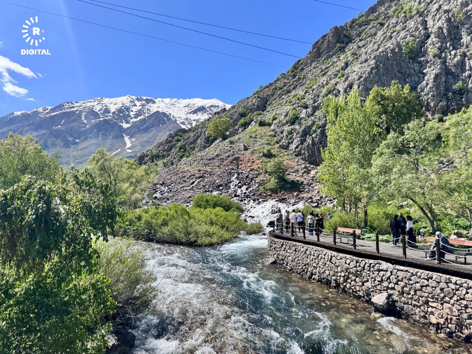 Munzur Vadisi doğal güzelliğiyle büyülüyor