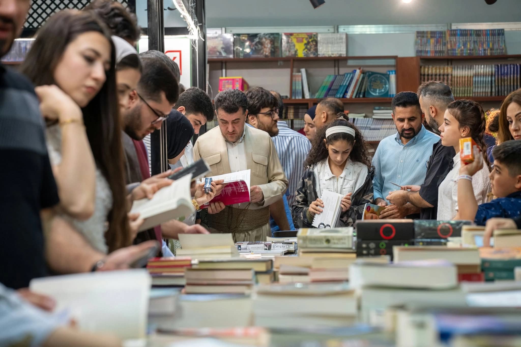 پێشانگەی کتێب لە هەولێر؛ رۆژی سێیەم جمەی دەهات