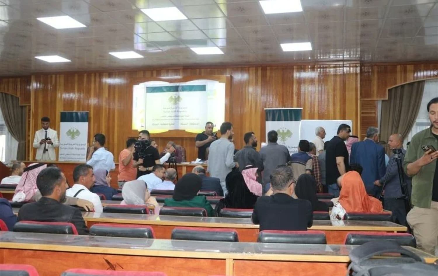 دیمەنێکی بەڕێوەچوونی هەڵبژاردنەکە.