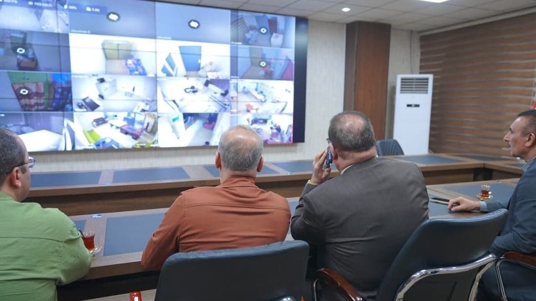 لە فڕۆکەخانەی بەغدا دەفتەری تاقیکردنەوەی پۆلی 6ـی ئامادەیی بە وەڵامی پرسیارەکانەوە دەستی بەسەردا گیرا