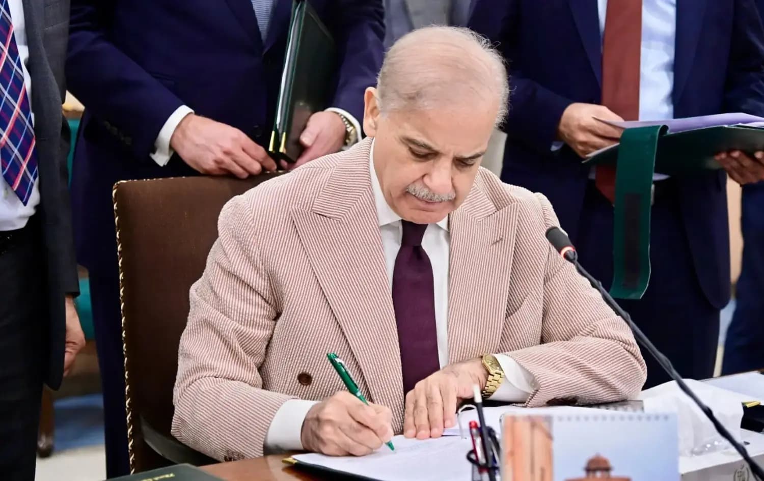 Şehbaz Şerîf: Li ser nivîsa dawî ya peymana aştiyê lihevhatin çêbû