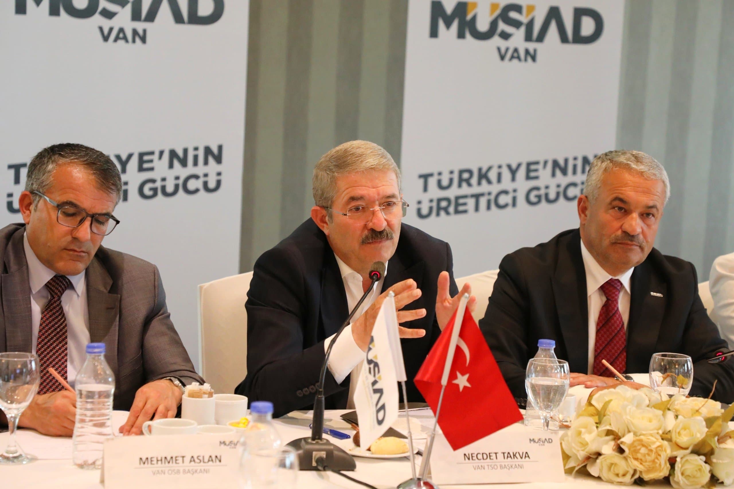 Necdet Takva: Van son 20 yıldır sağlıklı yönetilemiyor