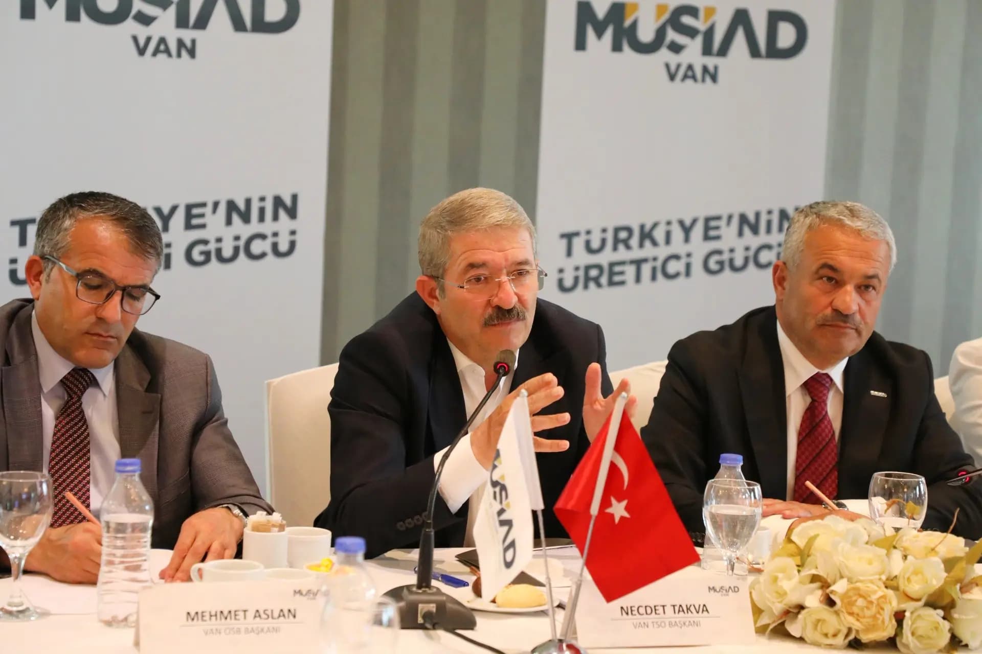 Necdet Takva: Konsepta ewlehiyê li ber bipêşketina Wanê dibe asteng