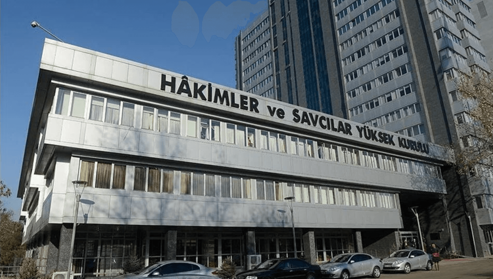 Yaklaşık 5 bin hakim ve savcının görev yeri değişti