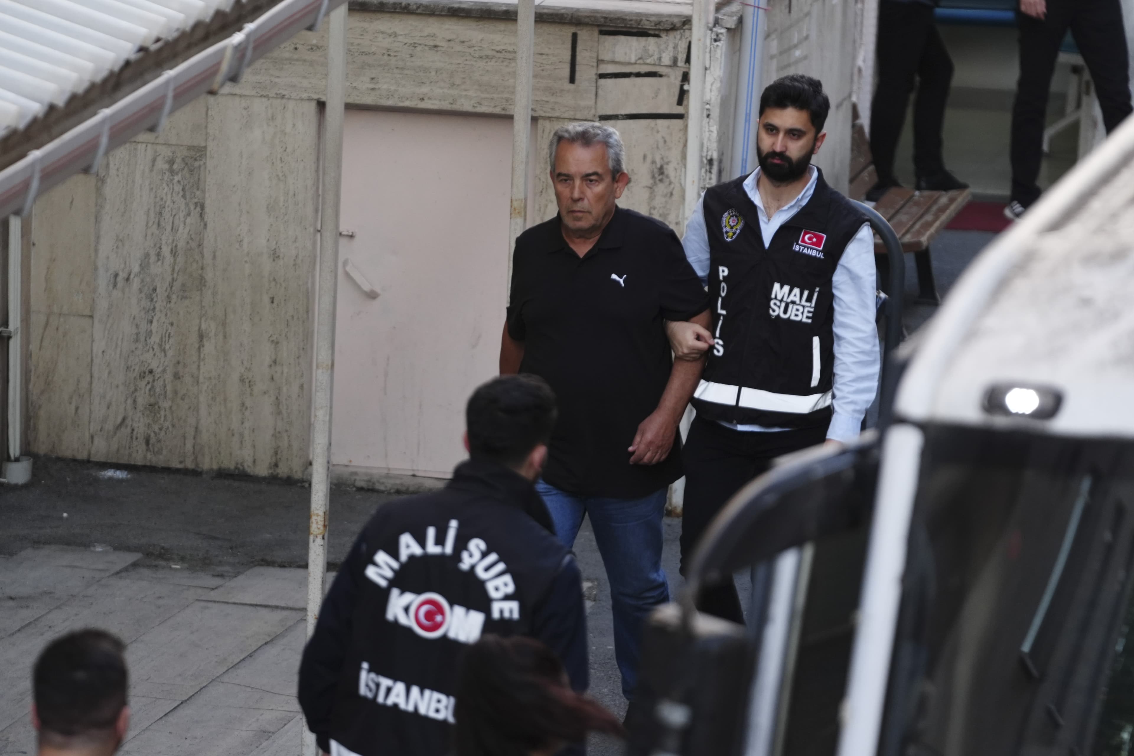 Silivri Belediyesi soruşturmasında 18 şüpheli adliyeye sevk edildi