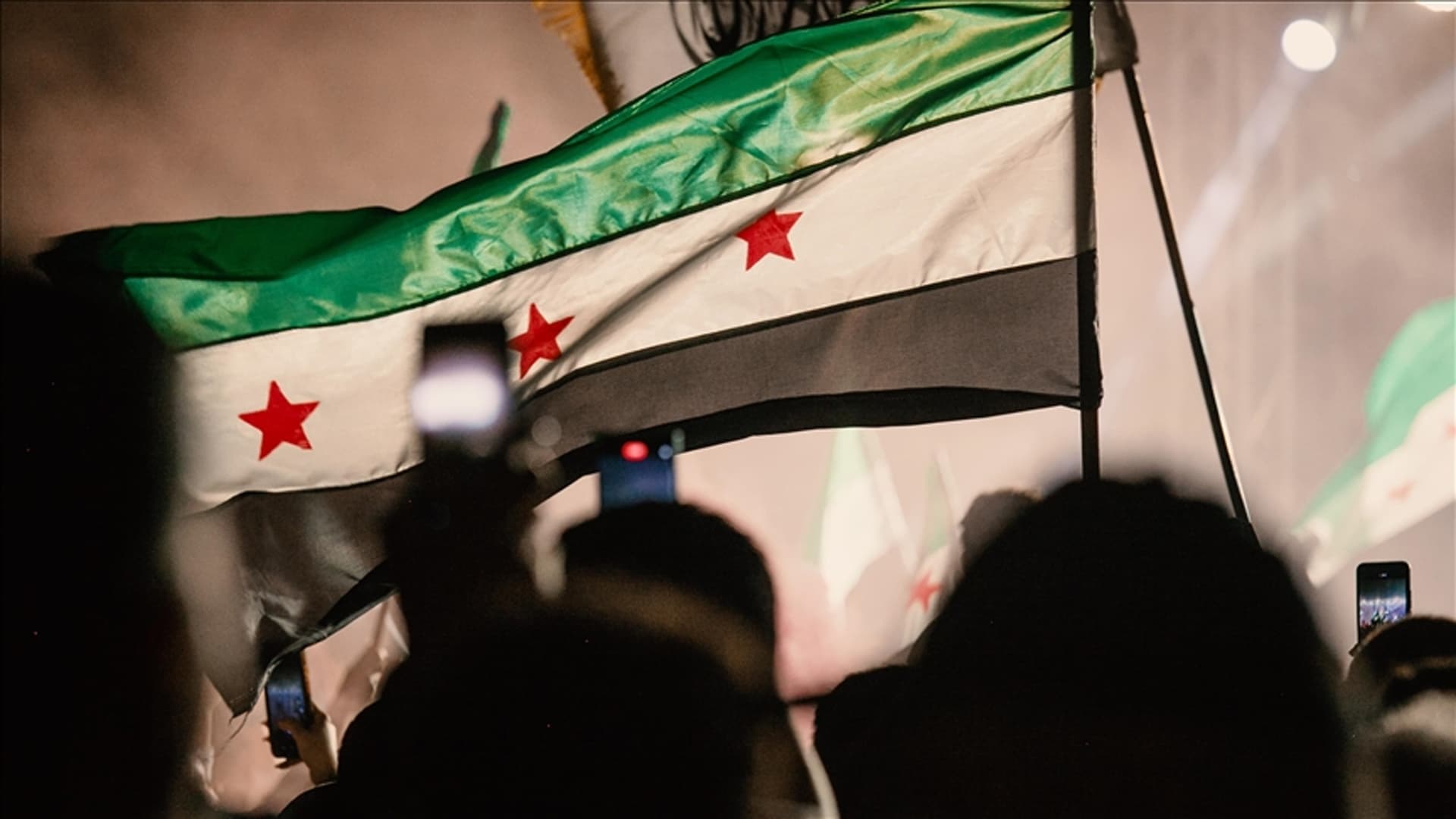 Swîsreyê cezayê li ser hinek saziyên Sûriyeyê rakir