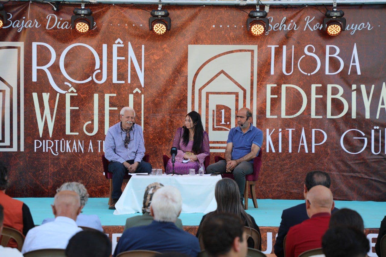 Tuşba Edebiyat ve Kitap Günleri'nde ikinci gün yoğun ilgi gördü