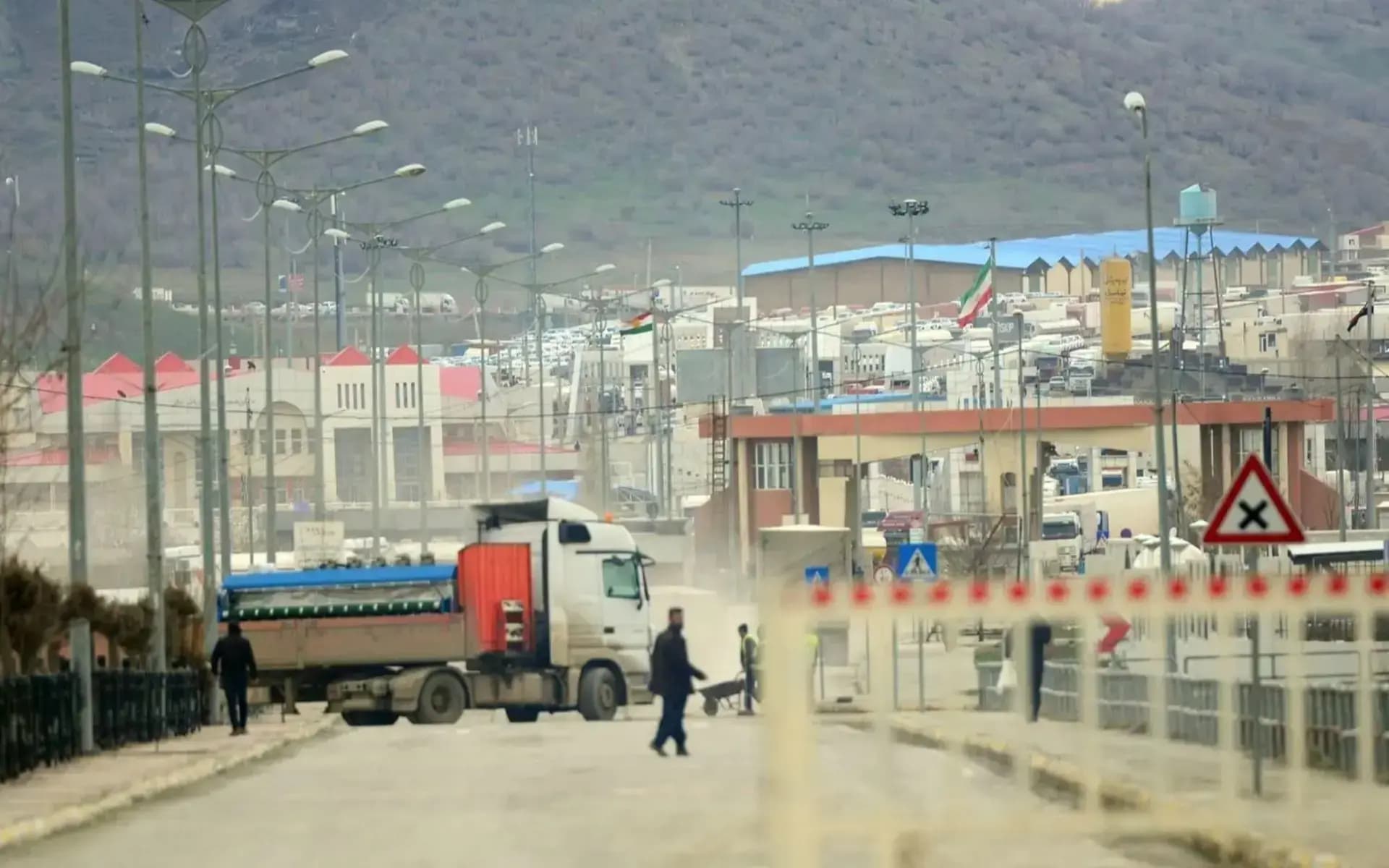 IRNA duyurdu: Irak’ın ilk yakıt konvoyu Afganistan’a ulaştı