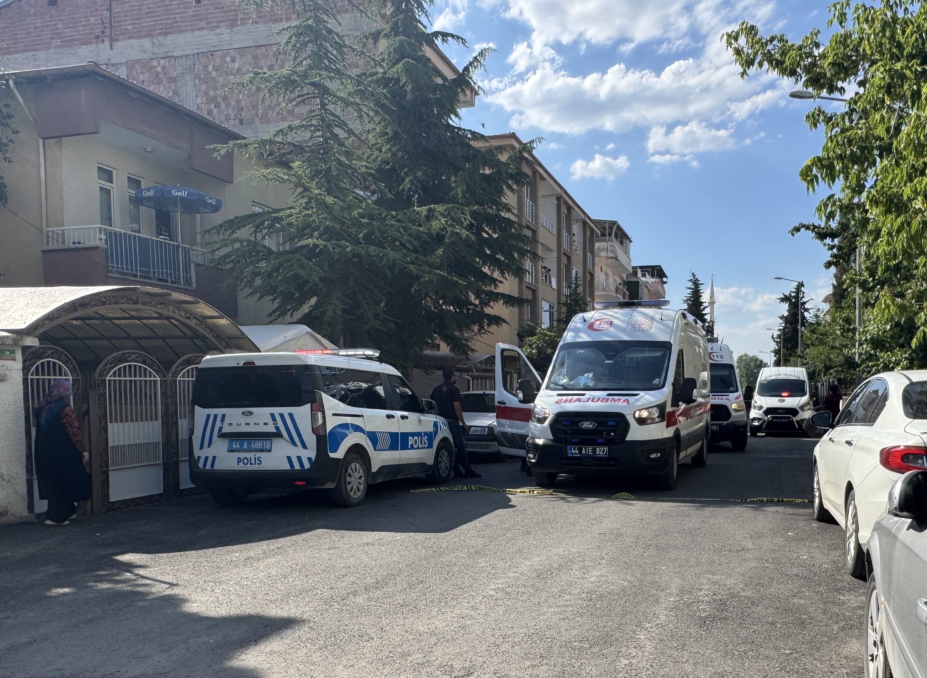 Malatya'da aile içi silahlı kavgada baba eşi ve iki kızına ateş açtı: 1 ölü, 3 yaralı