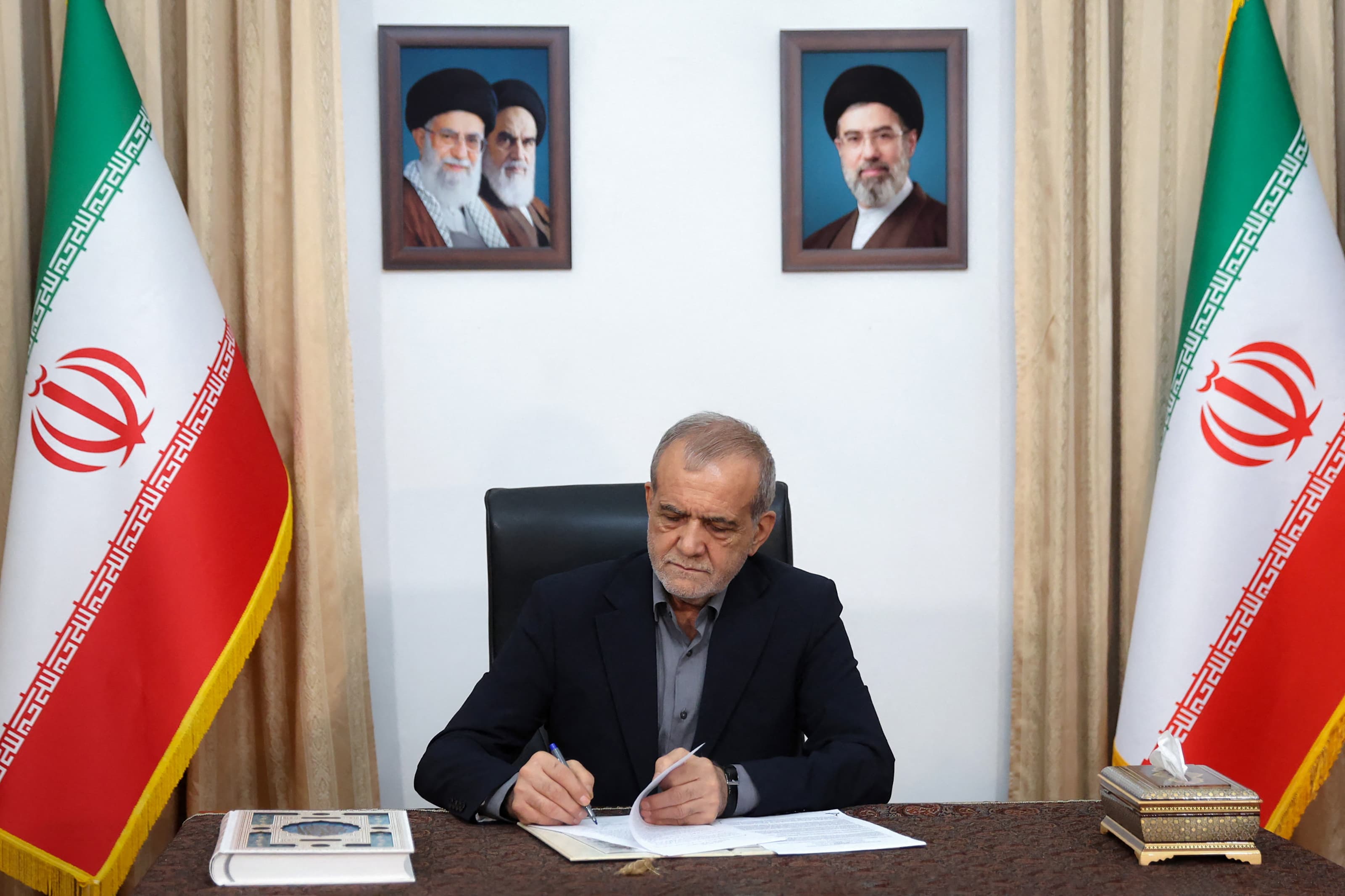 سەرۆککۆماری ئێران: دەستبەرداری پیتاندنی یۆرانیۆم نابین