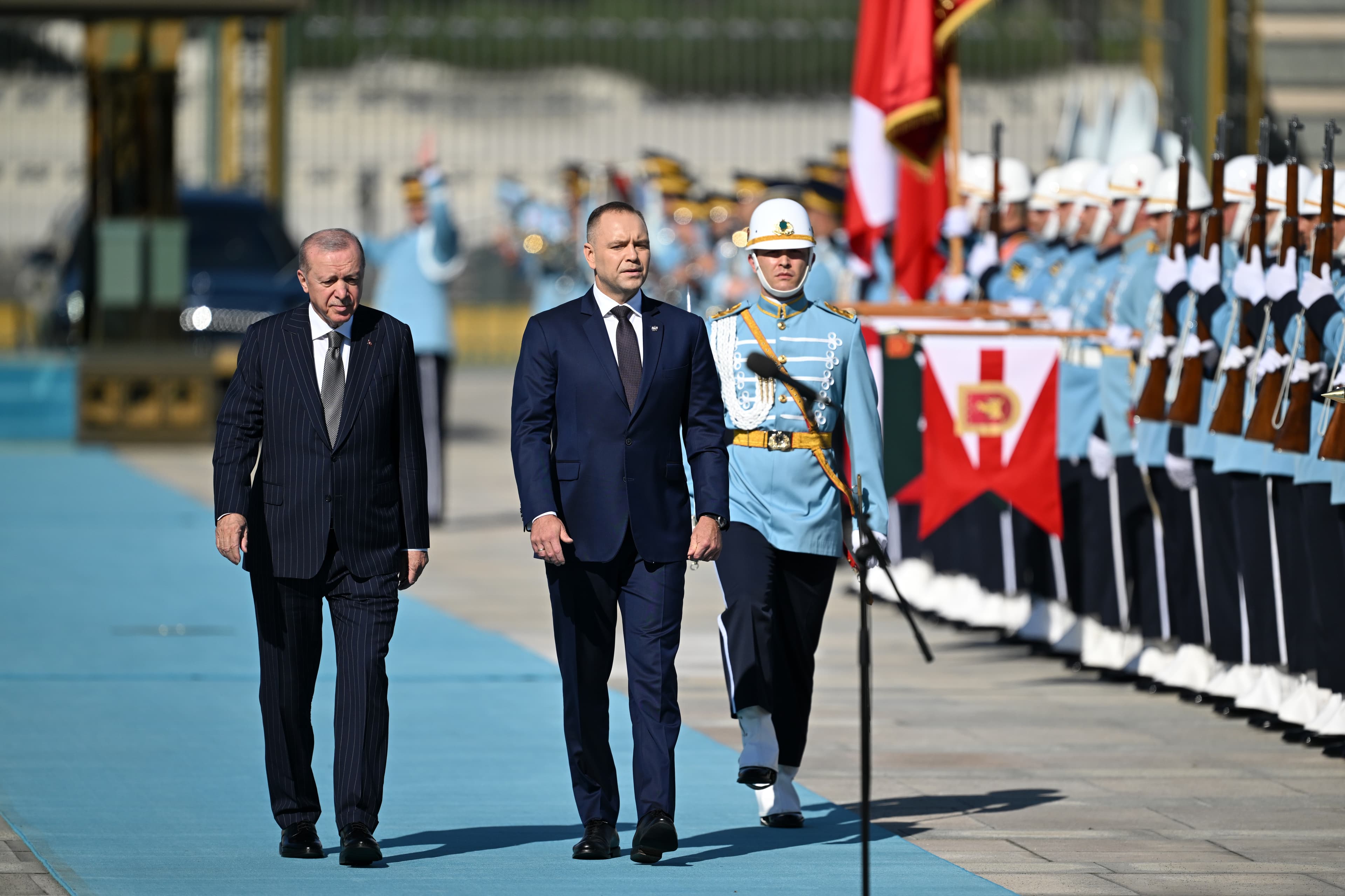 Erdoğan, Polonya Cumhurbaşkanı Nawrocki'yi resmi törenle karşıladı