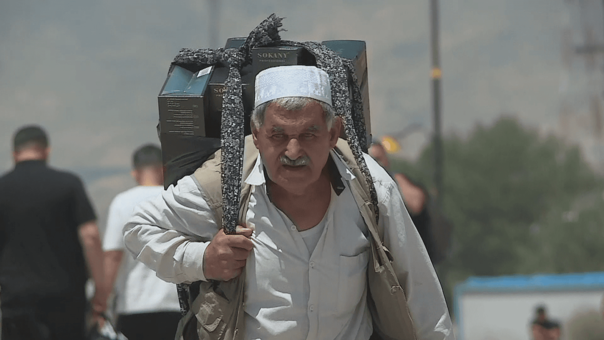 بۆ پەیداکردنی بژێوی ژیان سنوورەکان دەبڕن