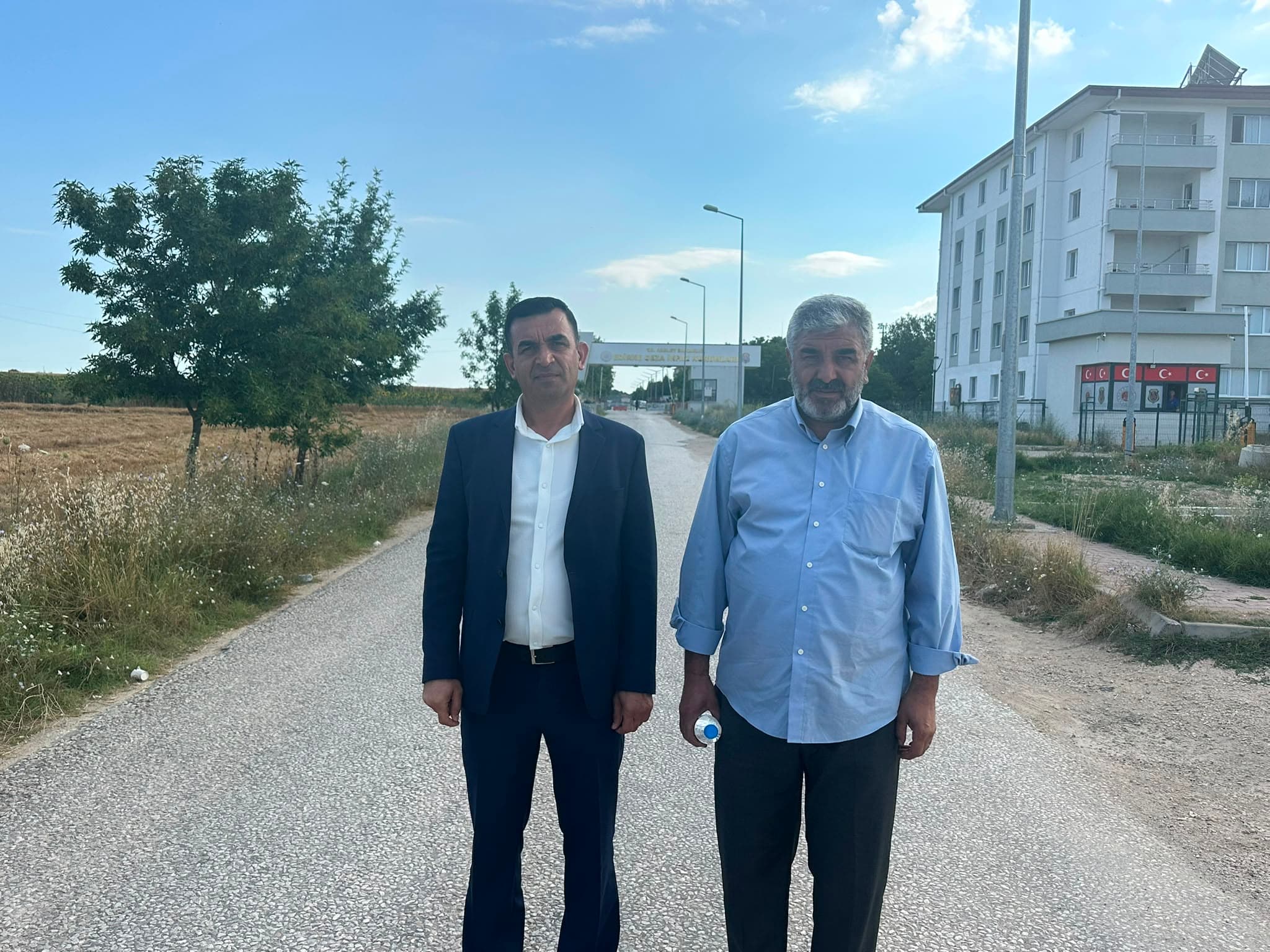 Selahattîn Demîrtaş û bavê Rojîn Kabaîşê hevdîtinek kir