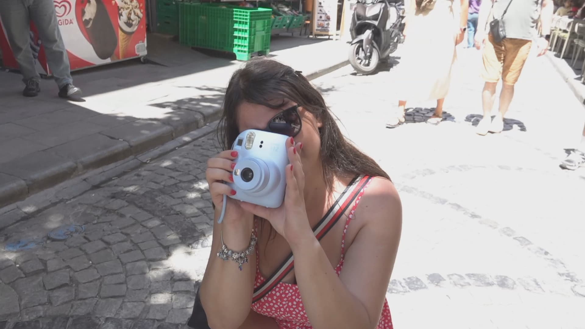 Nostaljiya li Instagramê, bazara kamerayên analog geş dibe