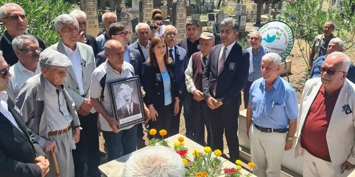 Siyasetmedarê Kurd Faîk Bucak li ser gora xwe hat bibîranîn