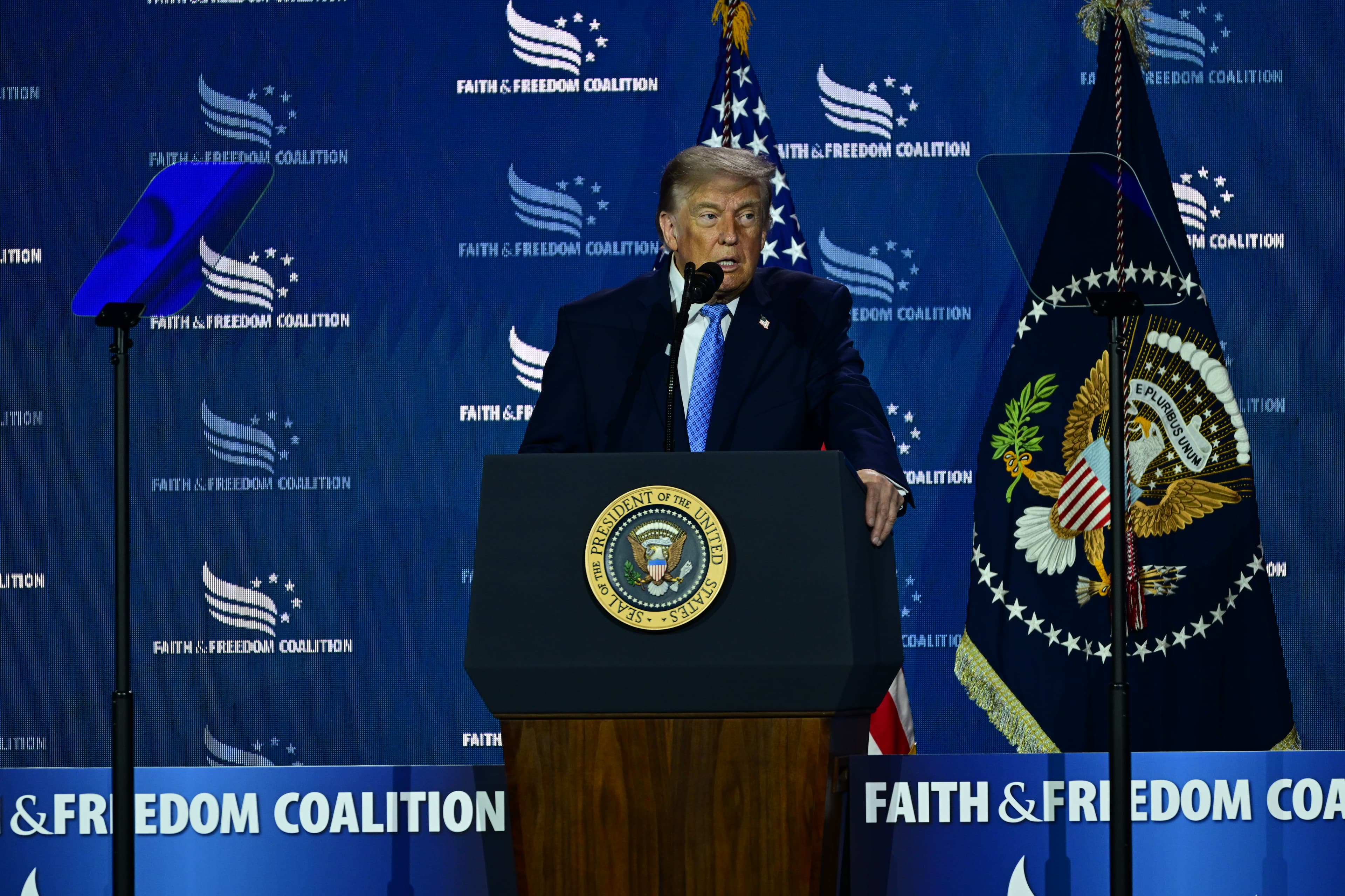 Trump, Kongre'den ek savunma bütçesini hızla onaylamasını istedi