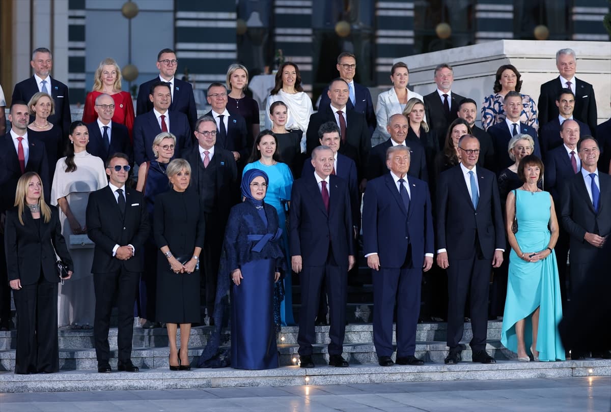 Liderler NATO Zirvesi’nde Hizan balı yedi
