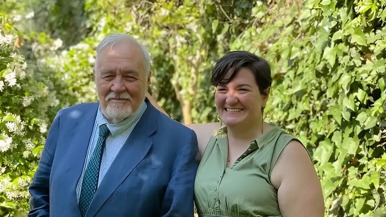 İlber Ortaylı'nın kızı babasının eşyalarını satışa çıkardı