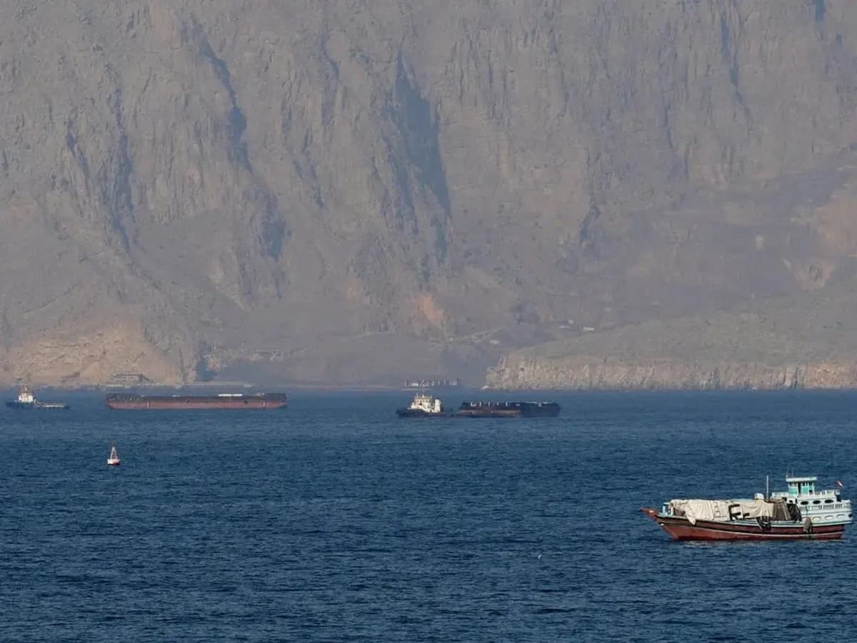 سوپای پاسداران: بە هێزەوە تەنگەی هورمز دەپارێزین