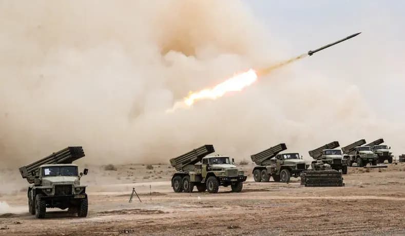 Îranê baregehên Amerîkayê yên li Behreyn û Kuweytê bombebaran kirin