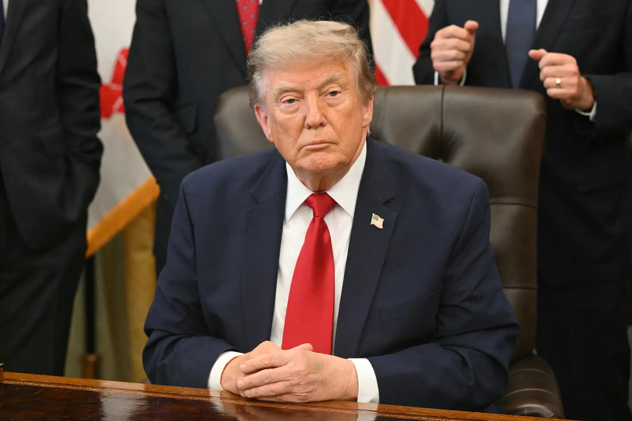 Trump’tan İran’a: Anlaşma imzalamazlarsa bütün elektrik santrallerini ve köprülerini yıkacağız