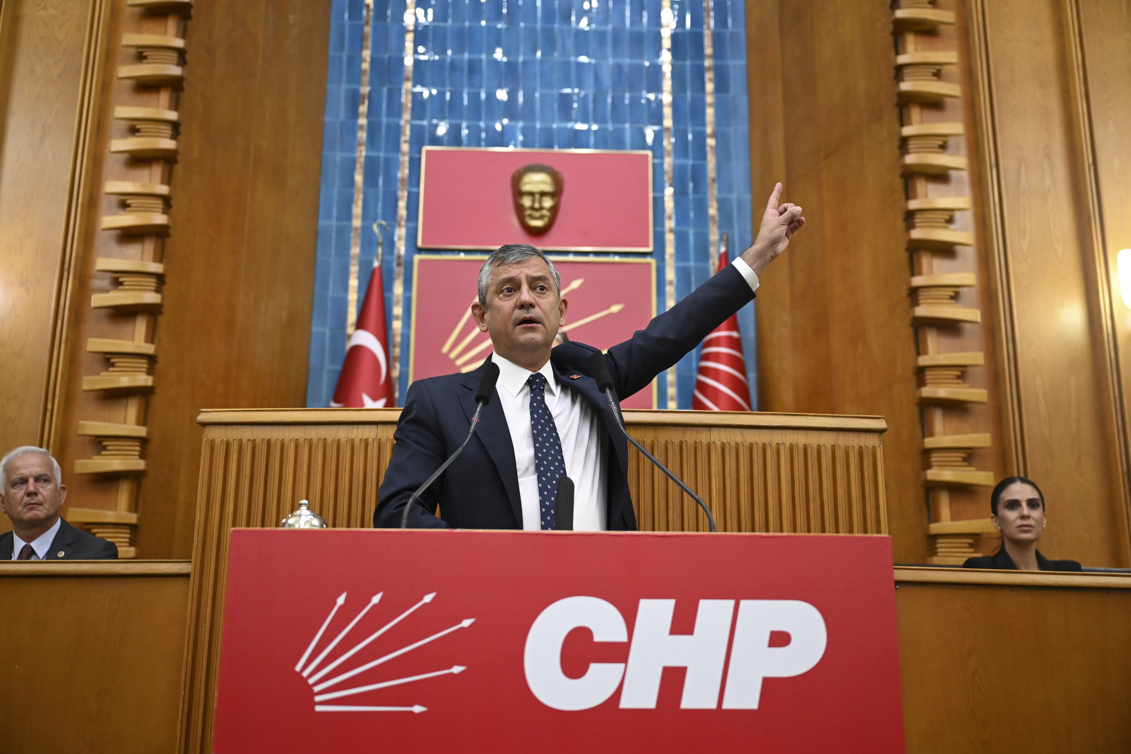 CHP’de tarihi yol ayrımı Özgür Özel Meclis grubuna veda ederek yeni partiyi ilan etti