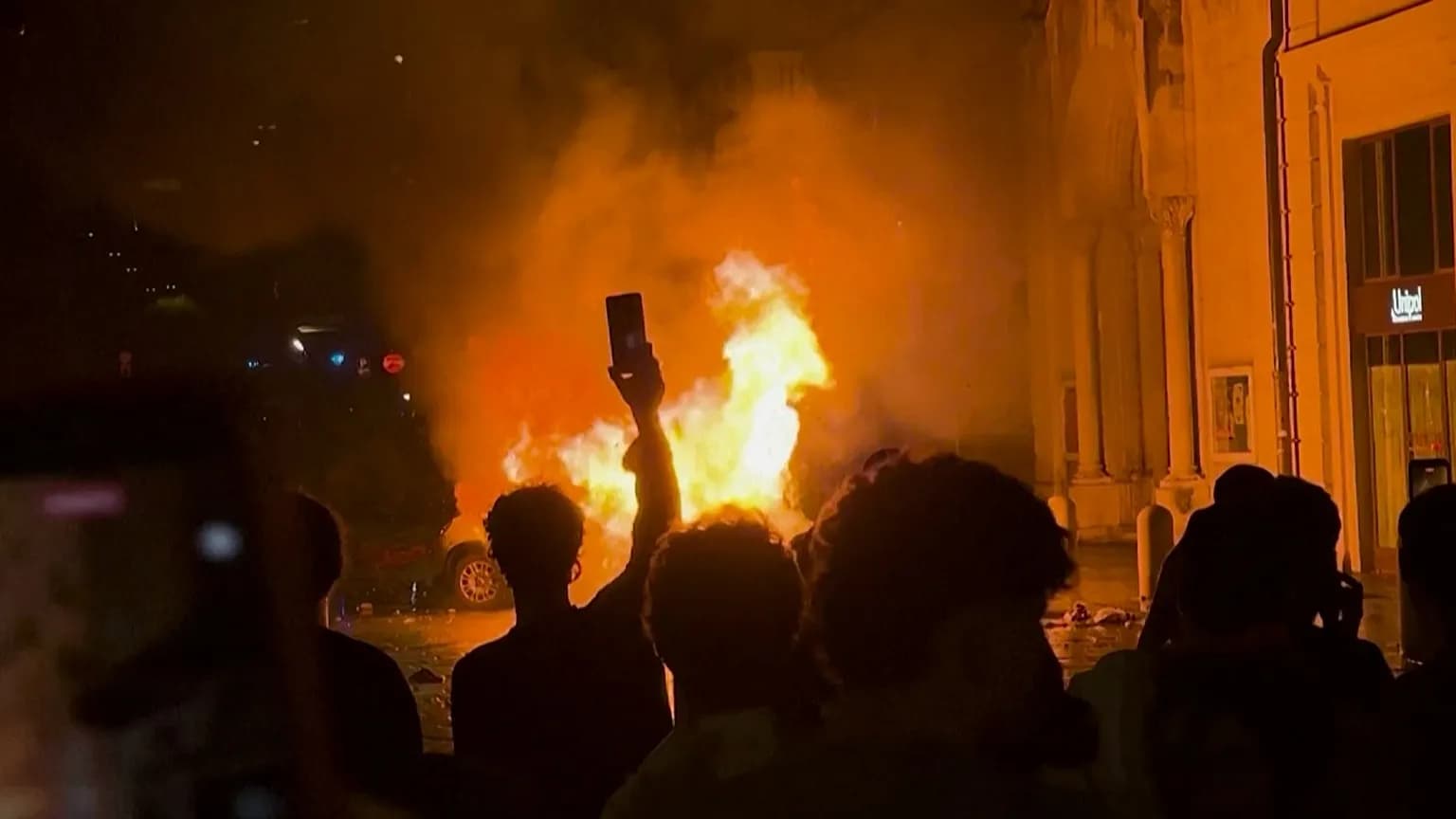 گیانلەدەستدانی کۆچبەرێکی مەغریبی بە دەستی پۆلیس، گرژی و پێکدادانی لە ئیتالیا لێکەوتەوە