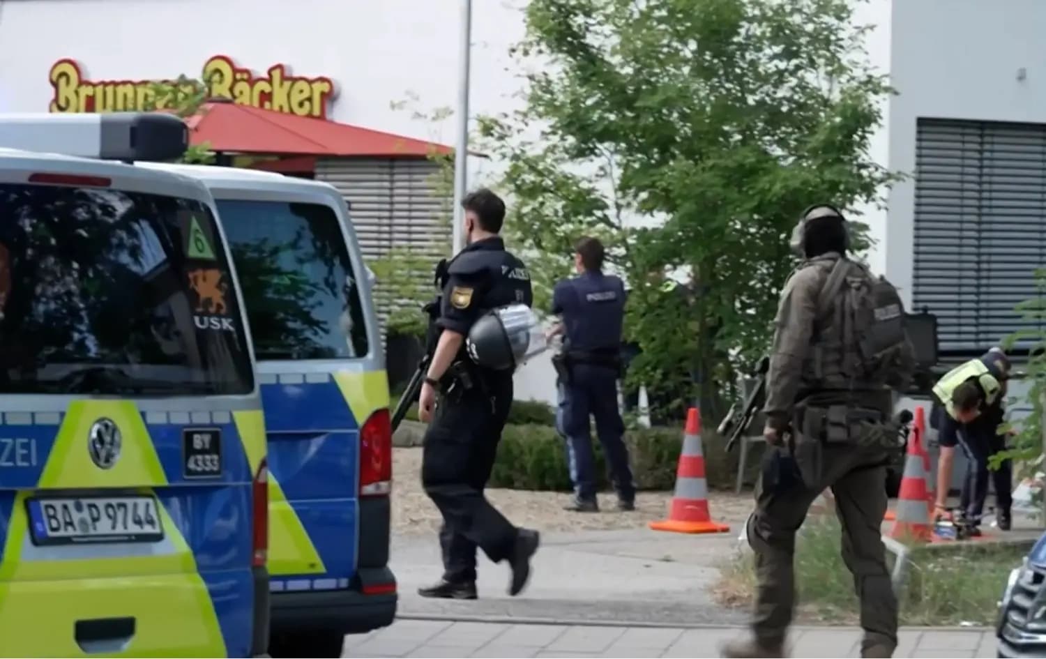 Almanya'da banka şubesine saldırı: 1 kişi hayatını kaybetti