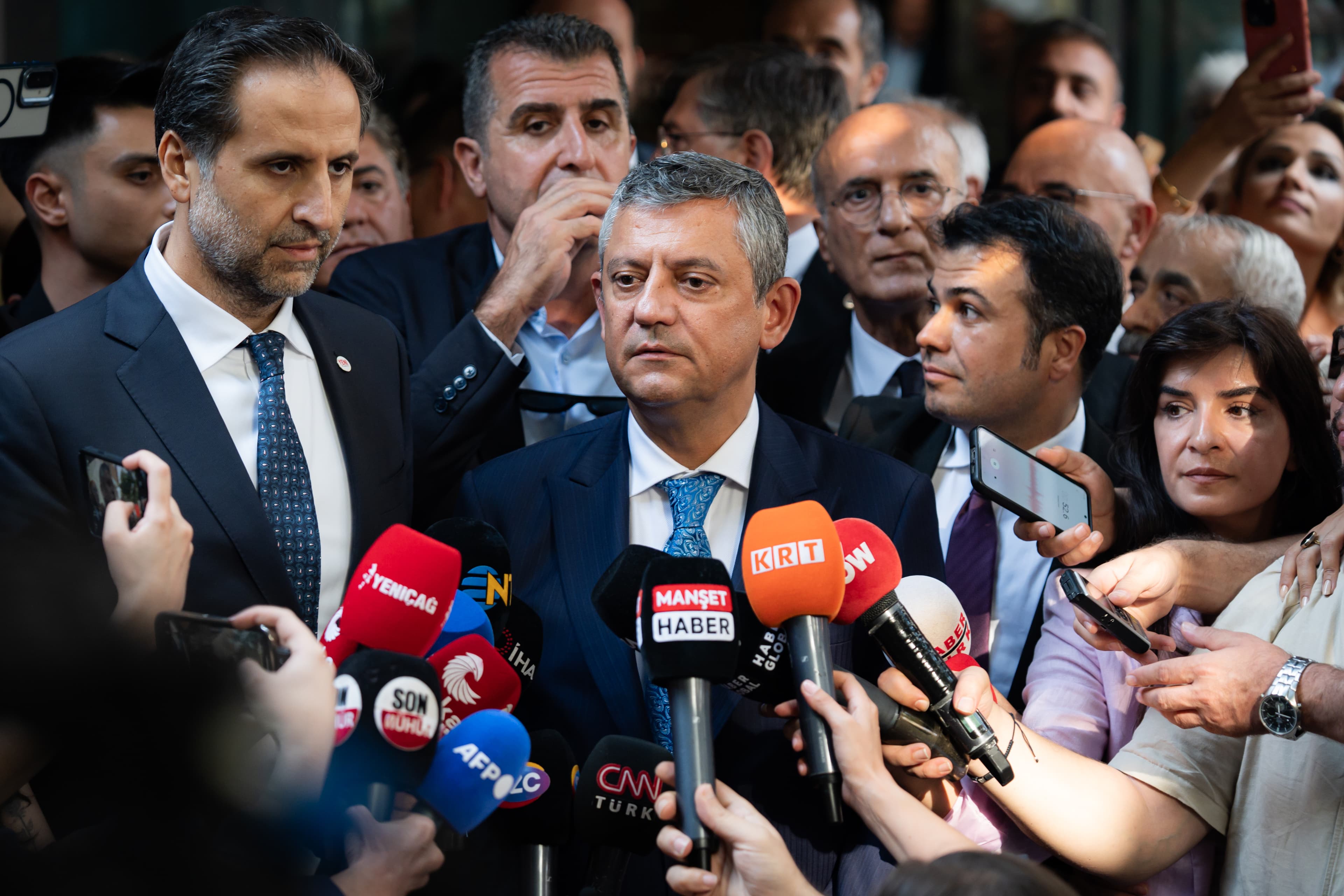 Mansur Yavaş Yeni Parti'ye katılacak mı? Özgür Özel'den çıklama