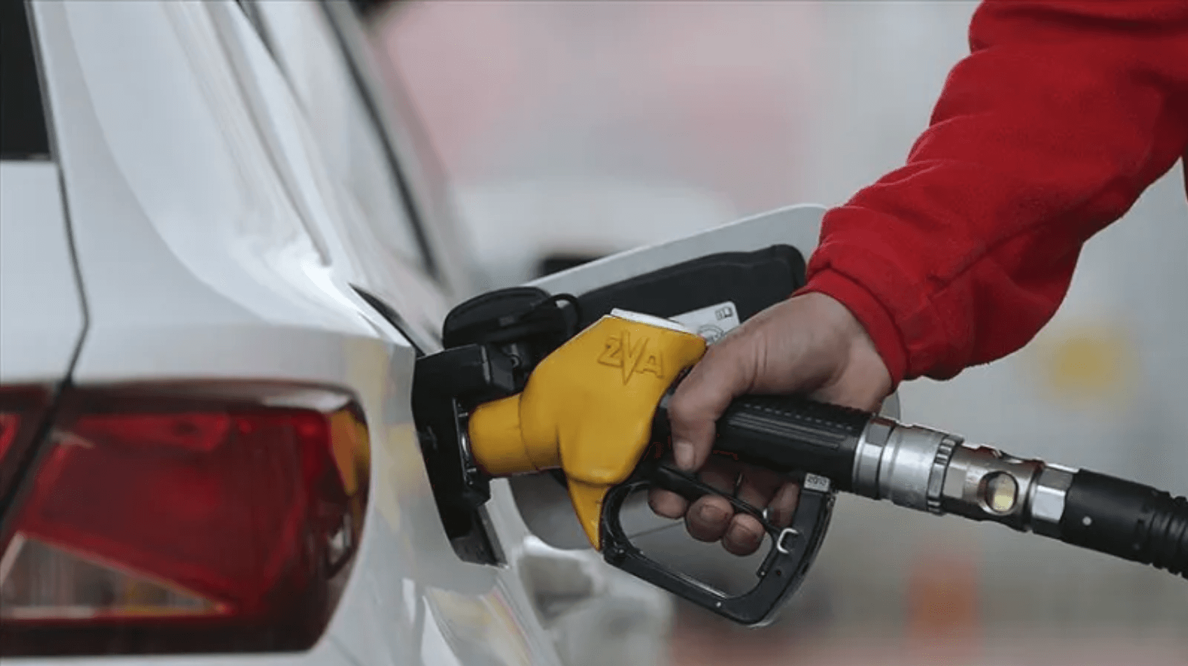 Motorine 4,20 lira zam: Litre fiyatı bazı kentlerde 81 lirayı aştı