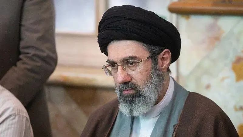 Hamaney: Hizbullah'a desteğimiz sürecek, Lübnan'ın egemenliğini korumak görüşmelerin ilk şartıdır