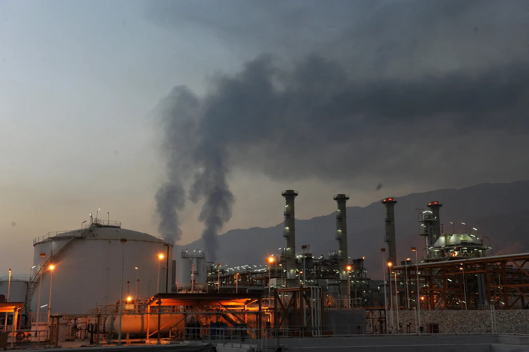 Îran: Dahata me ya petrolê di 4 mehan de bi ser 11 milyar dolaran ket